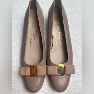 Salvatore Ferragamo Taupe Leather Flats with Gold Accent size 8.5 A